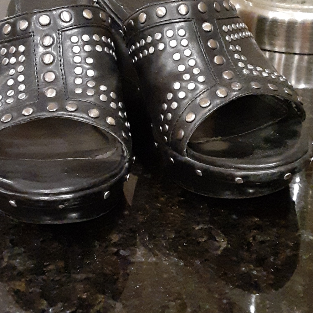 b. makowsky Black Studded Leather Wedge Mules - Picture 2 of 3